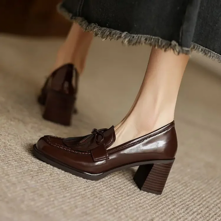 Elegant Loafer Pumps with Refined Silhouette