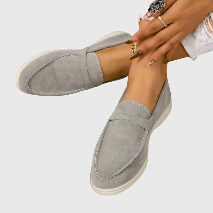 Orthopedic loafers with refined elegance