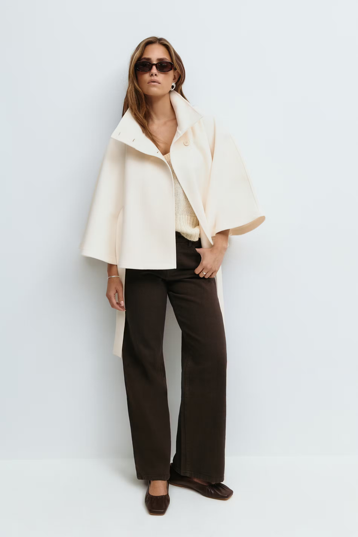 Belted Women's Coat in Timeless Elegance