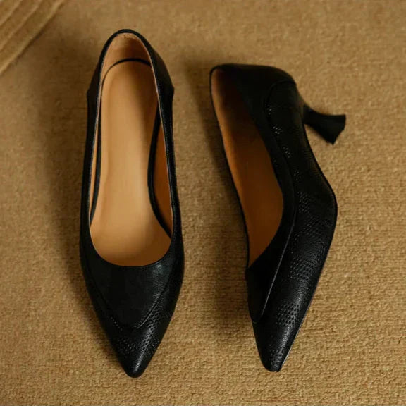 Elegant Fiona Pumps with Graceful Silhouette
