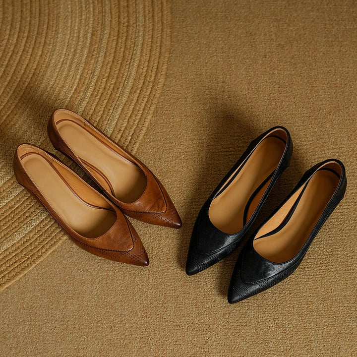 Elegant Fiona Pumps with Graceful Silhouette