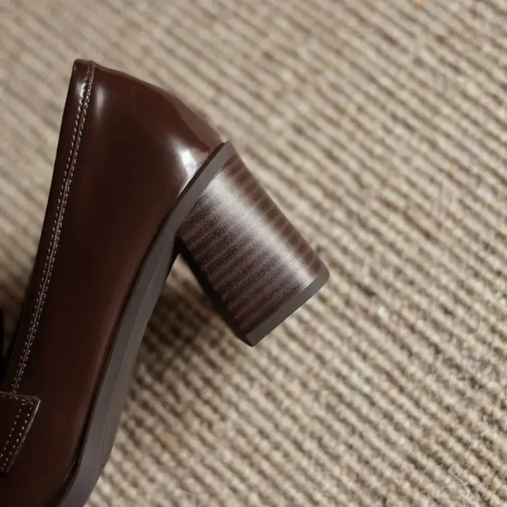 Elegant Loafer Pumps with Refined Silhouette