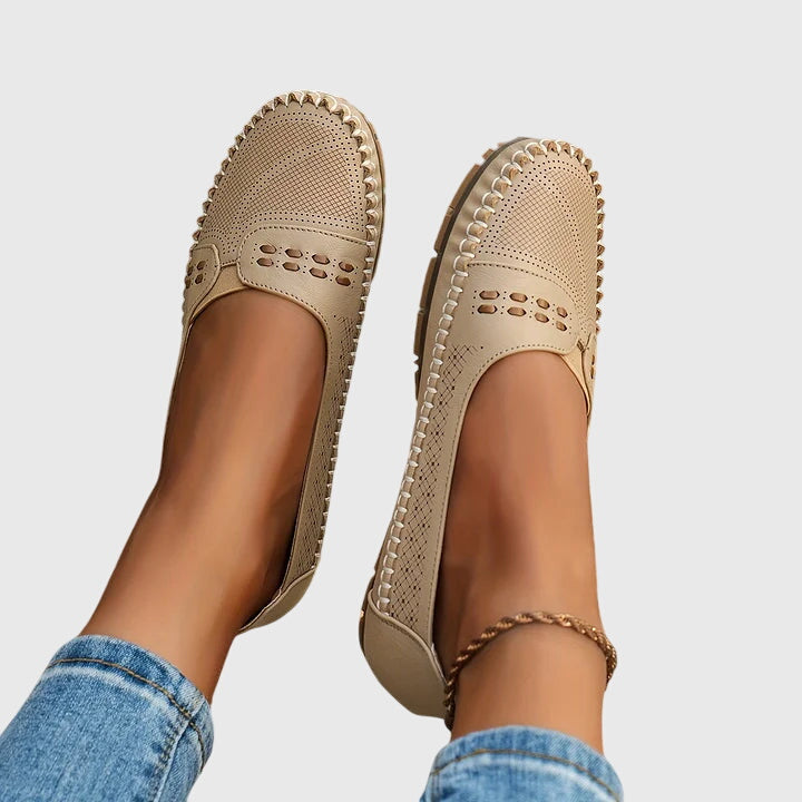 Maple orthopedic footwear with refined comfort