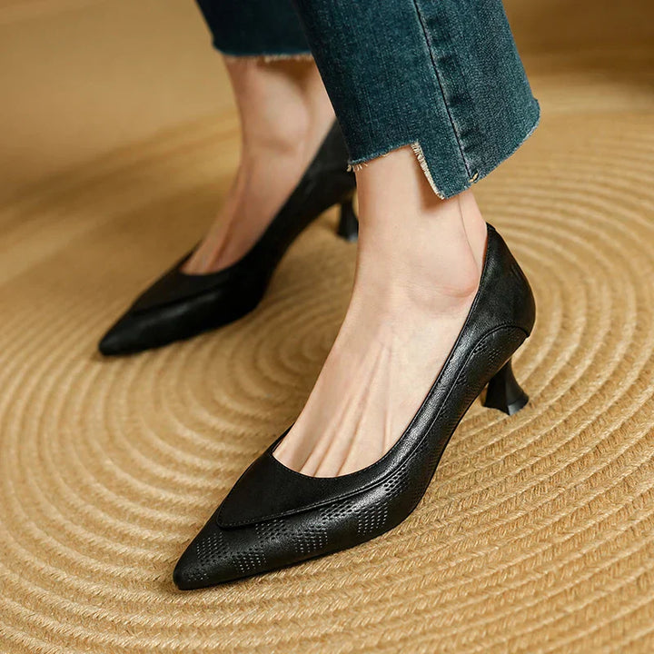 Elegant Fiona Pumps with Graceful Silhouette