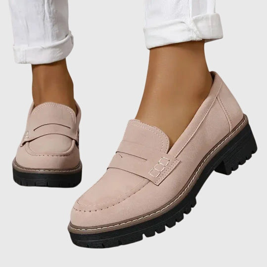 Elegant Leather Loafers with Classic Charm