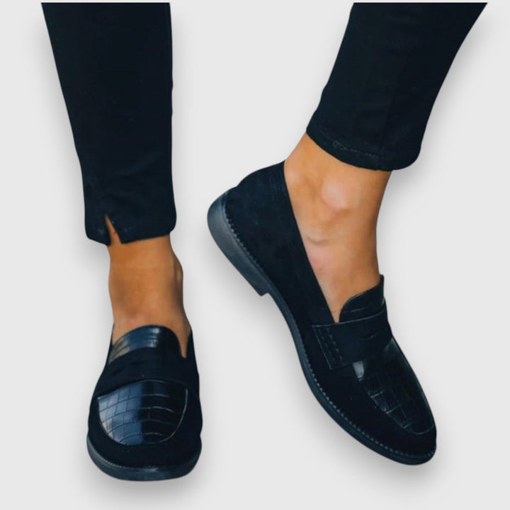 Elegant Orthopedic Loafers with Subtle Detailing