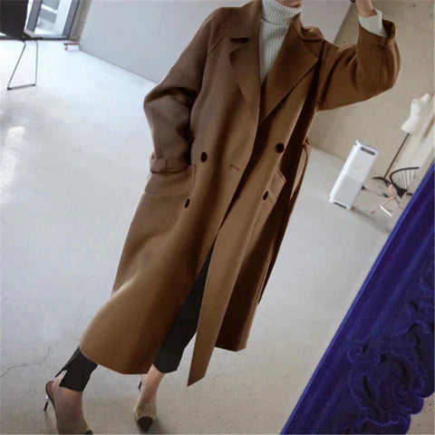 Elegant Long Coat with Tailored Silhouette