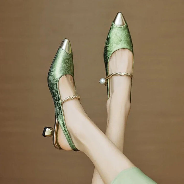 Elegant Molette Pumps with Refined Silhouette