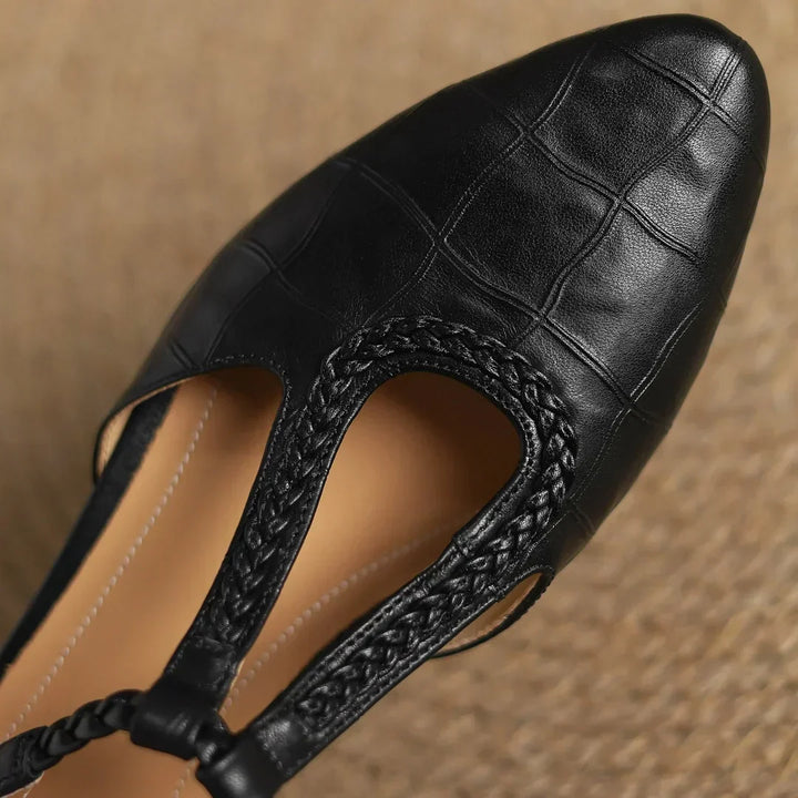 Elegant Leather Mary Janes with Classic Strap