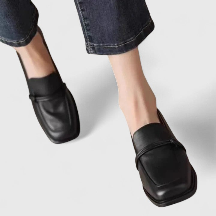 Orthopedic loafers with refined elegance