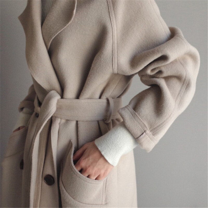 Elegant Long Coat with Tailored Silhouette