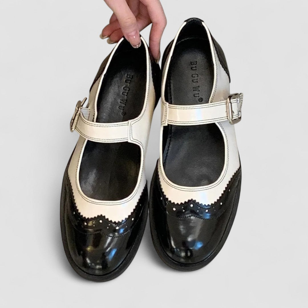 Elegant Mary Jane Shoes with Classic Detailing
