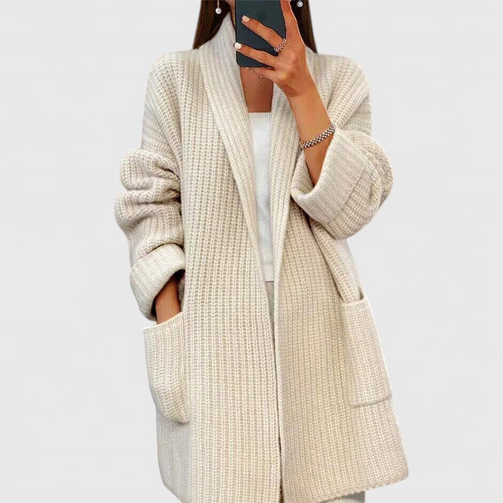 Elegant Knit Cardigan in Soft Cashmere