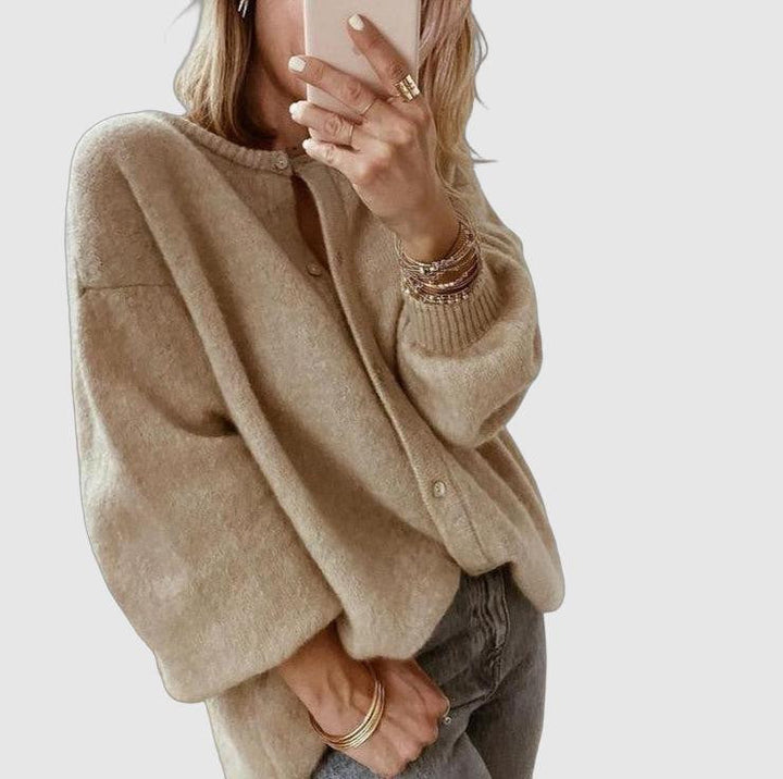 Elegant oversized knit cardigan