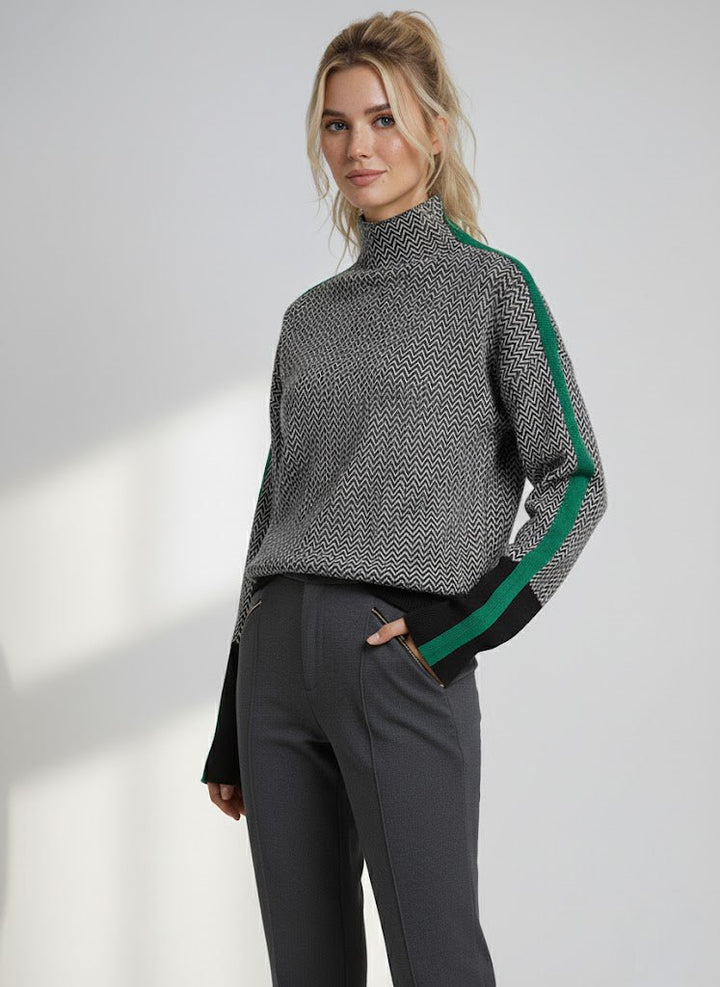 Turtleneck with Elegant Contrast Stripes