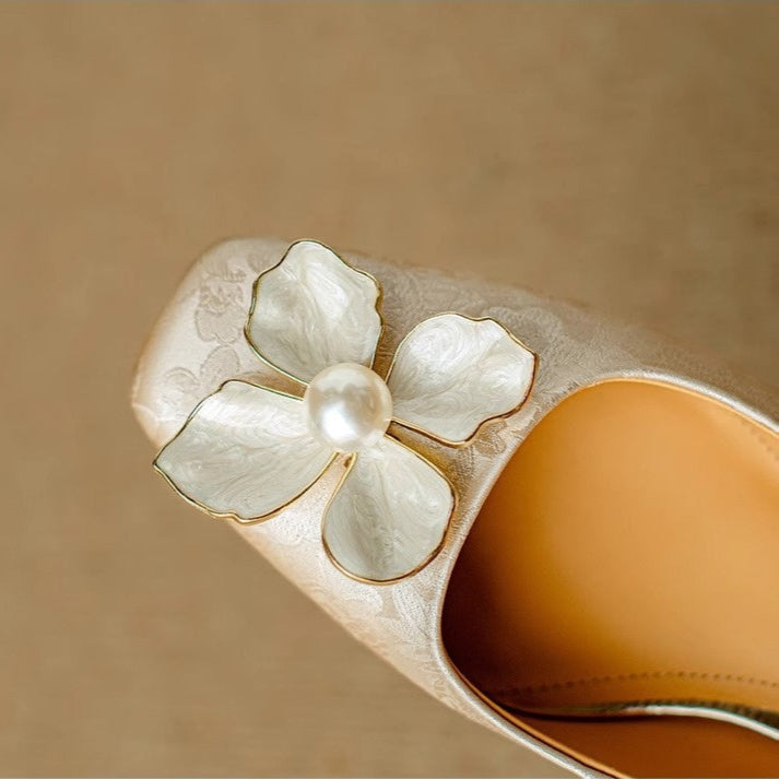 Elegant Slingback Pumps with Subtle Detailing