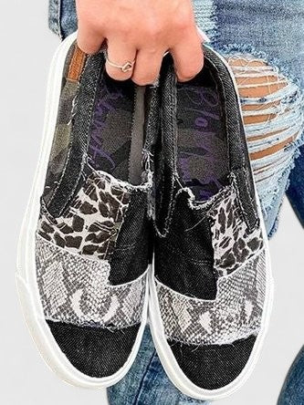 Elegant Orthopedic Loafers with Subtle Detailing