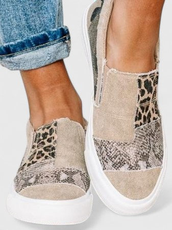 Elegant Orthopedic Loafers with Subtle Detailing