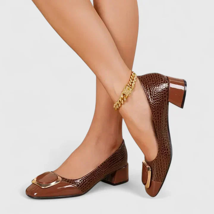 Elegant Suede Loafers with a Relaxed Fit