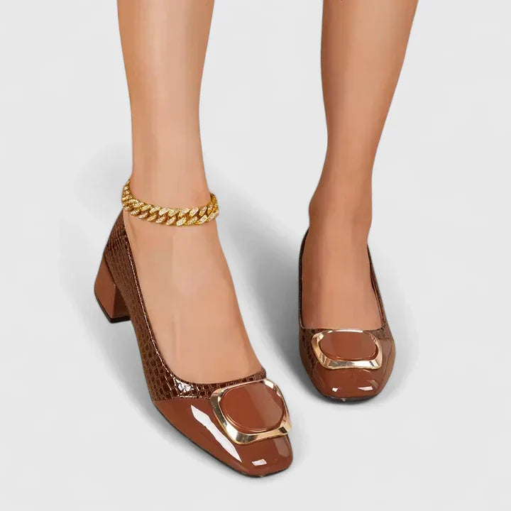 Elegant Suede Loafers with a Relaxed Fit