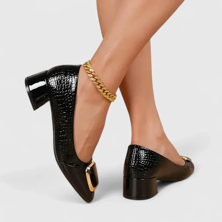 Elegant Suede Loafers with a Relaxed Fit